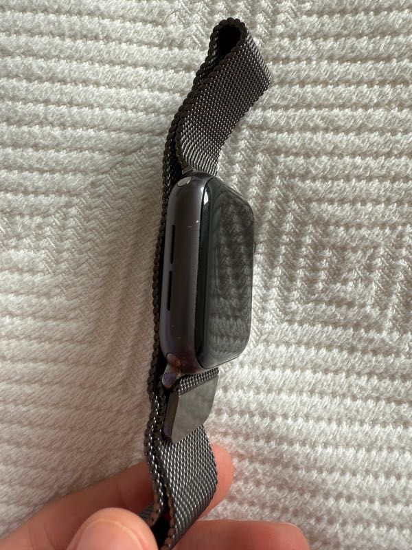 Apple Watch SE 40mm Milanese Loop