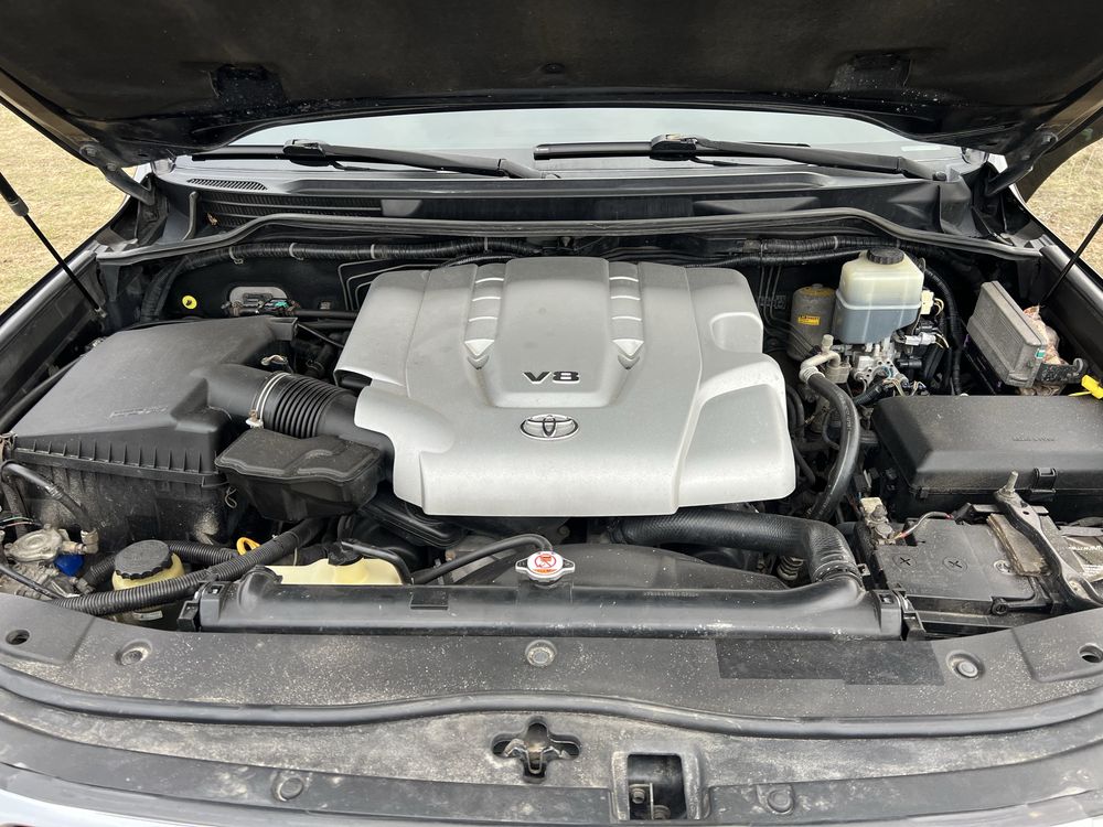 Toyota Land Cruiser 200
