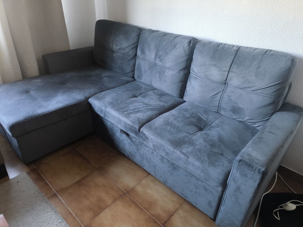Vendo Sofá / Cama Casal e Arrumação