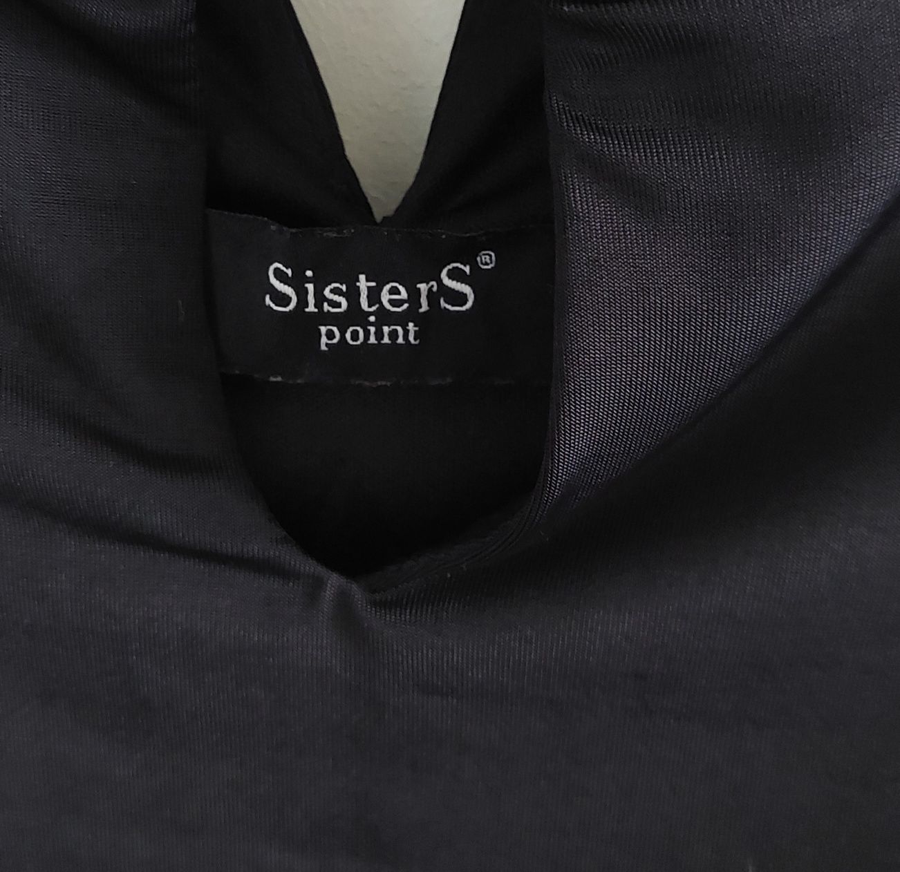 Sukienka Sister's r. S, czarna, marszczona do kolan, wieczorowa koktaj