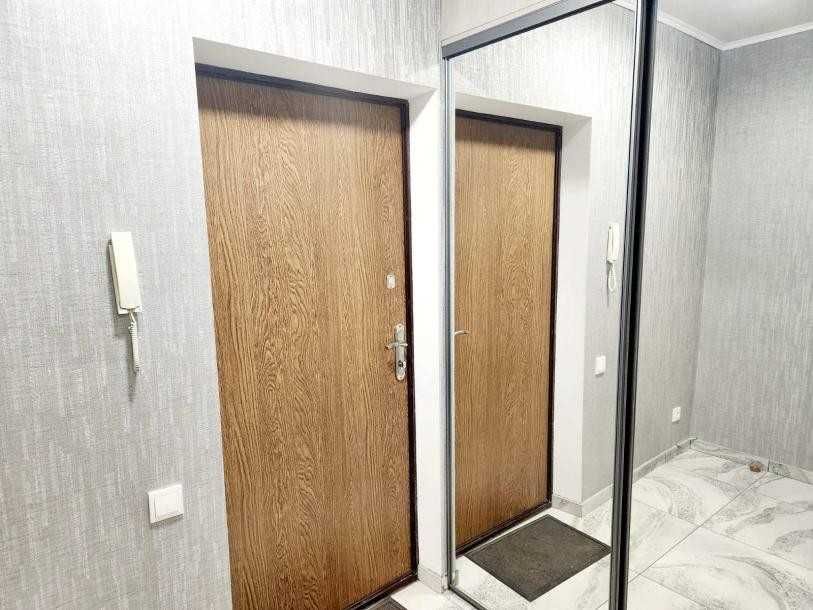Продам кваритру на Комунальній