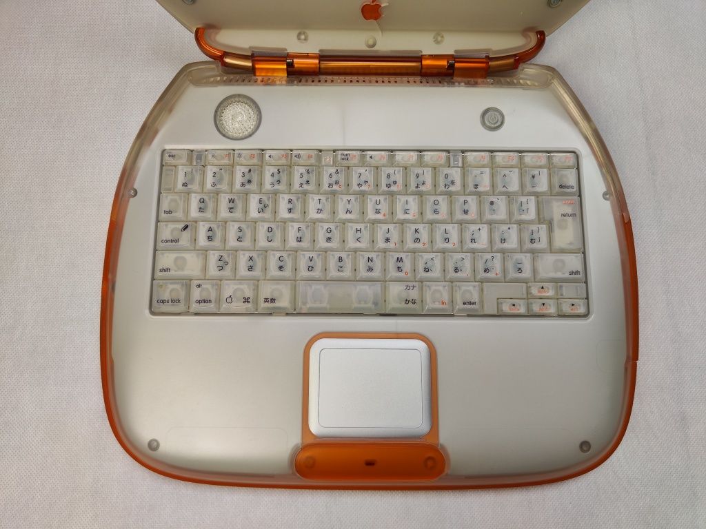 iBook G3 Clamshell Tangerine - unikat, stan kolekcjonerski