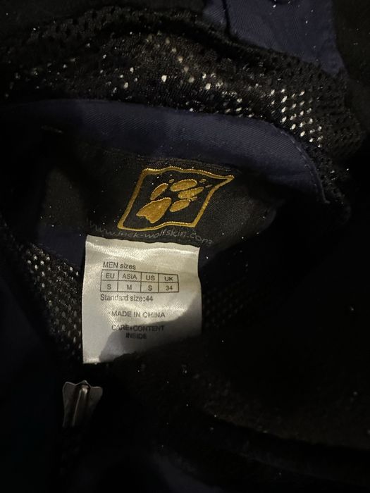 Трекінгова вітрьовка Jack Wolfskin на Gor tex