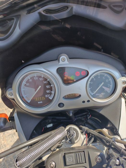 BMW Gs650f 2004 sem nada a fazer.