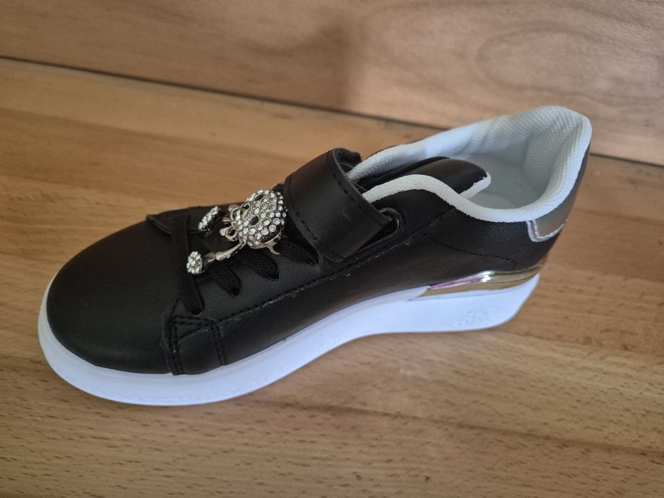 Buty dziewczęce z misiem