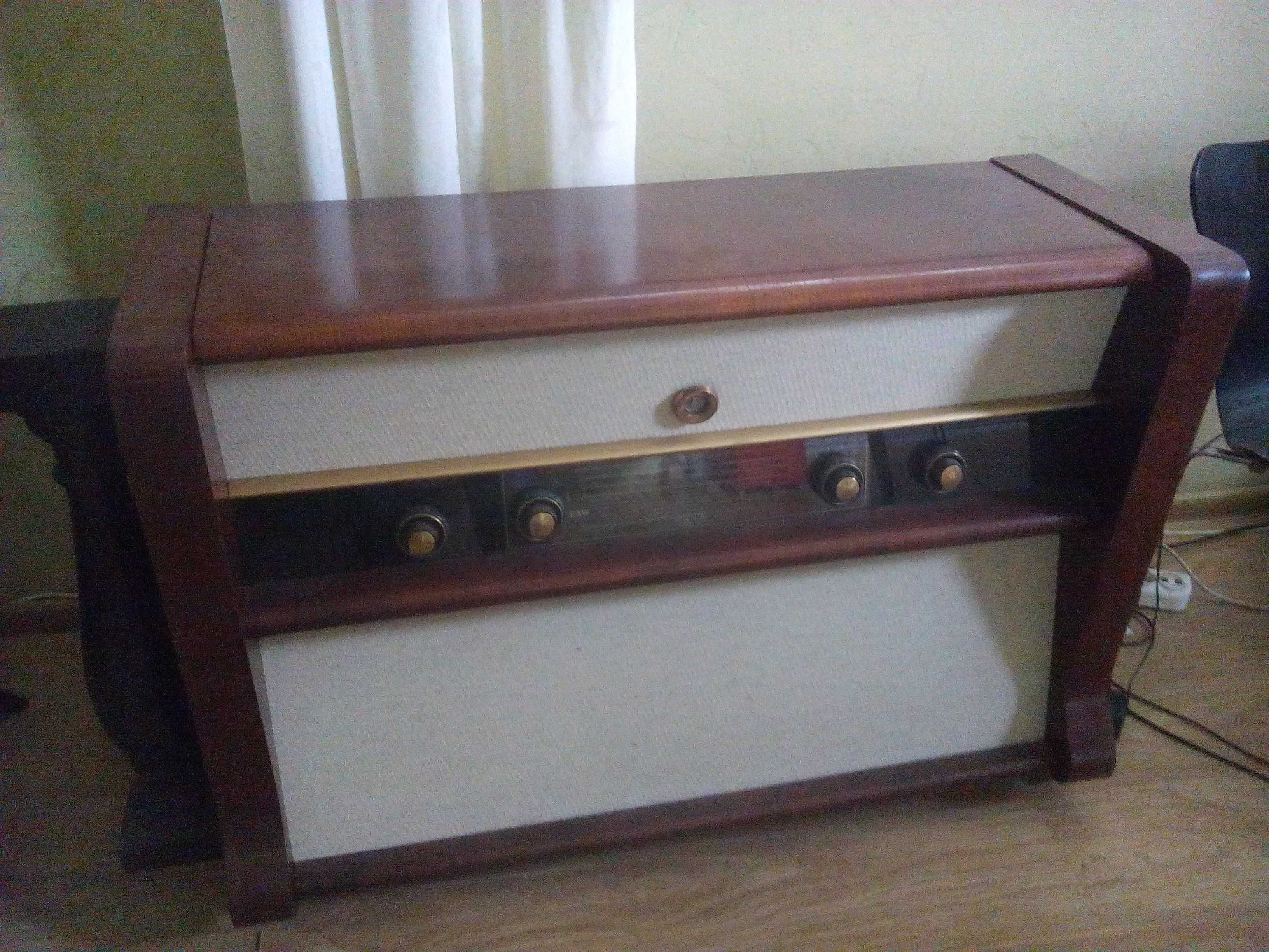 Stare radio lampowe 1955rok Eaw