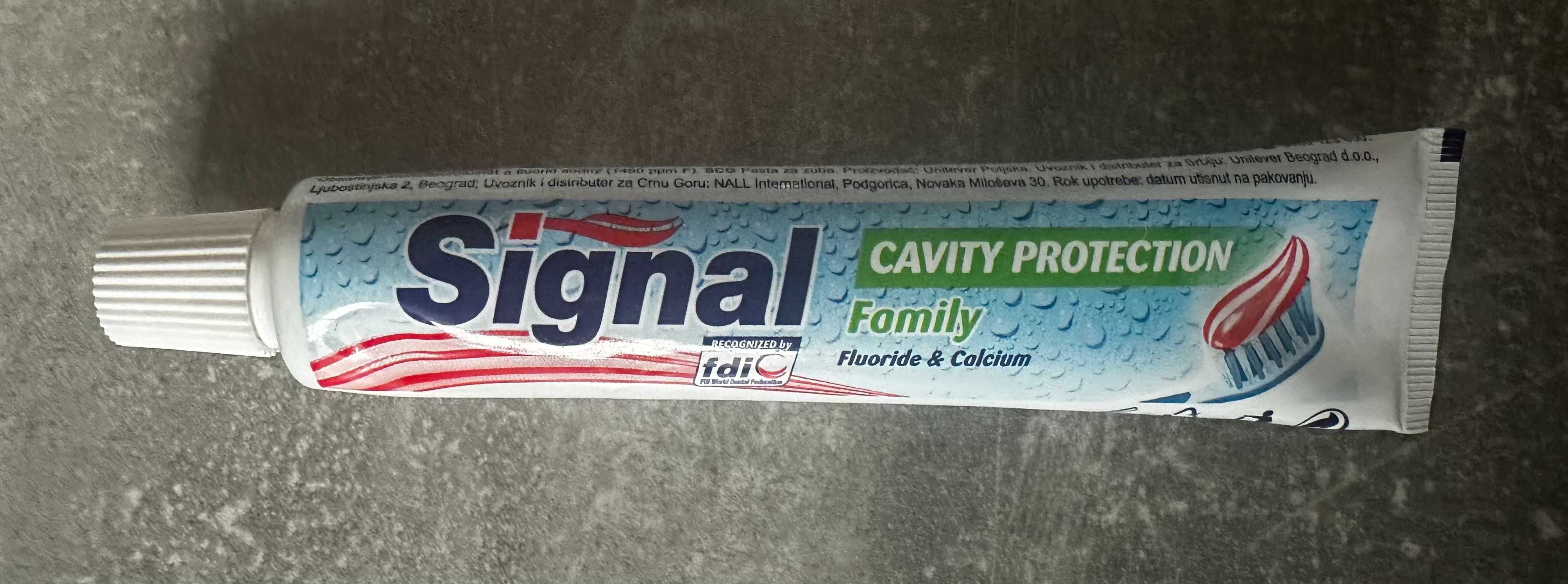 PASTA do zębów SIGNAL CAVITY PROTECTION Family zestaw 5 sztuk