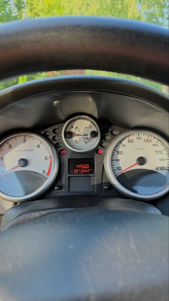 Peugeot 207 2008 1.6 TDI