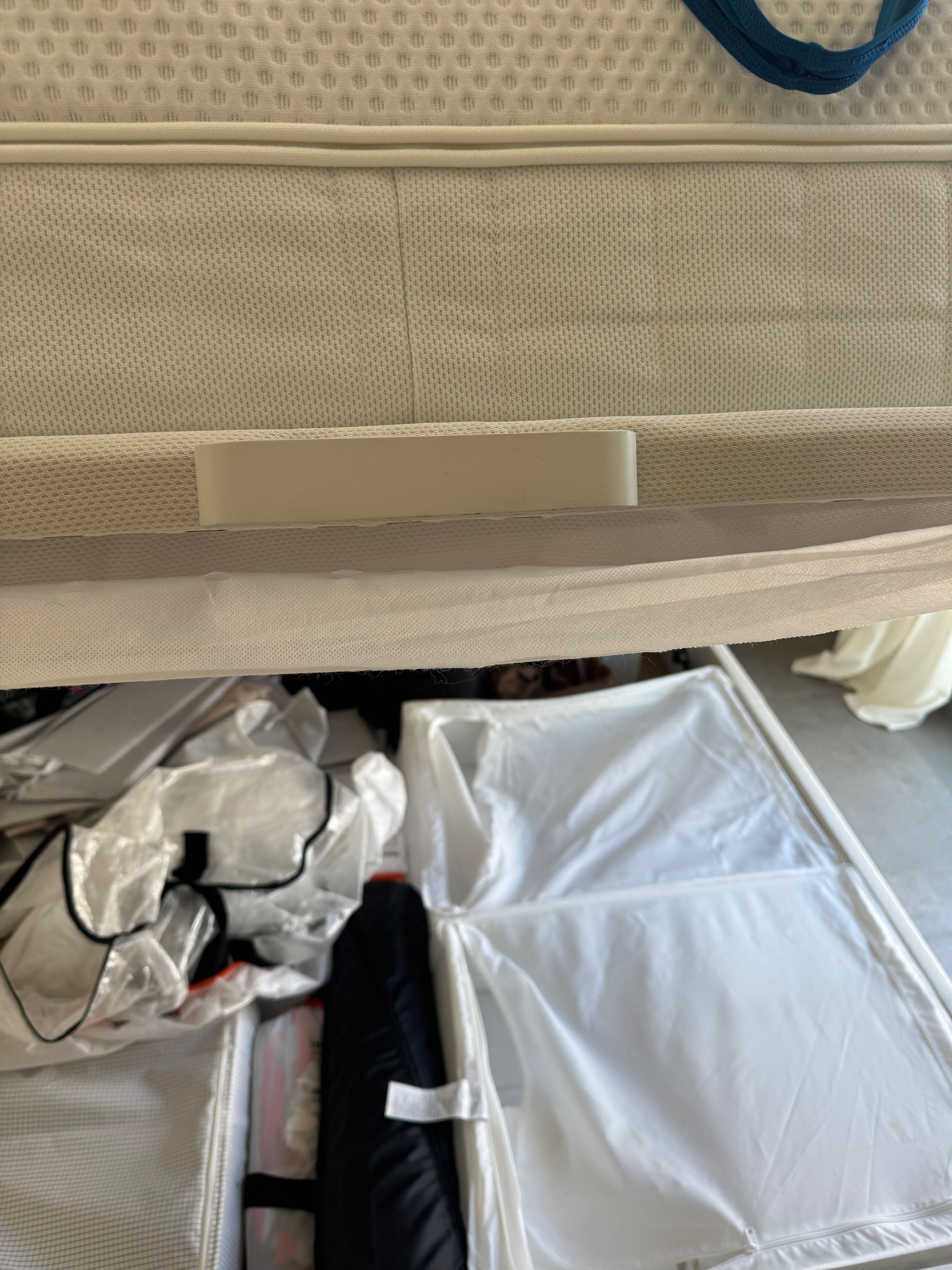 Kvitsoy couple bed 160/200 (no mattresses)