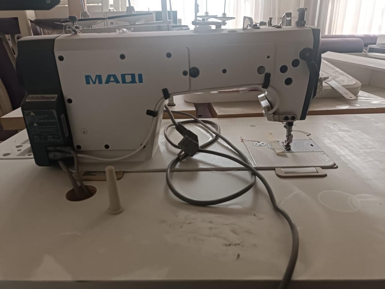 Промислова швейна машина MAQI q1