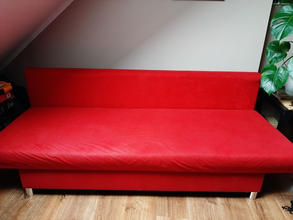 Czerwona zamszowa kanapa/sofa BELLA rozkładana SUPER STAN