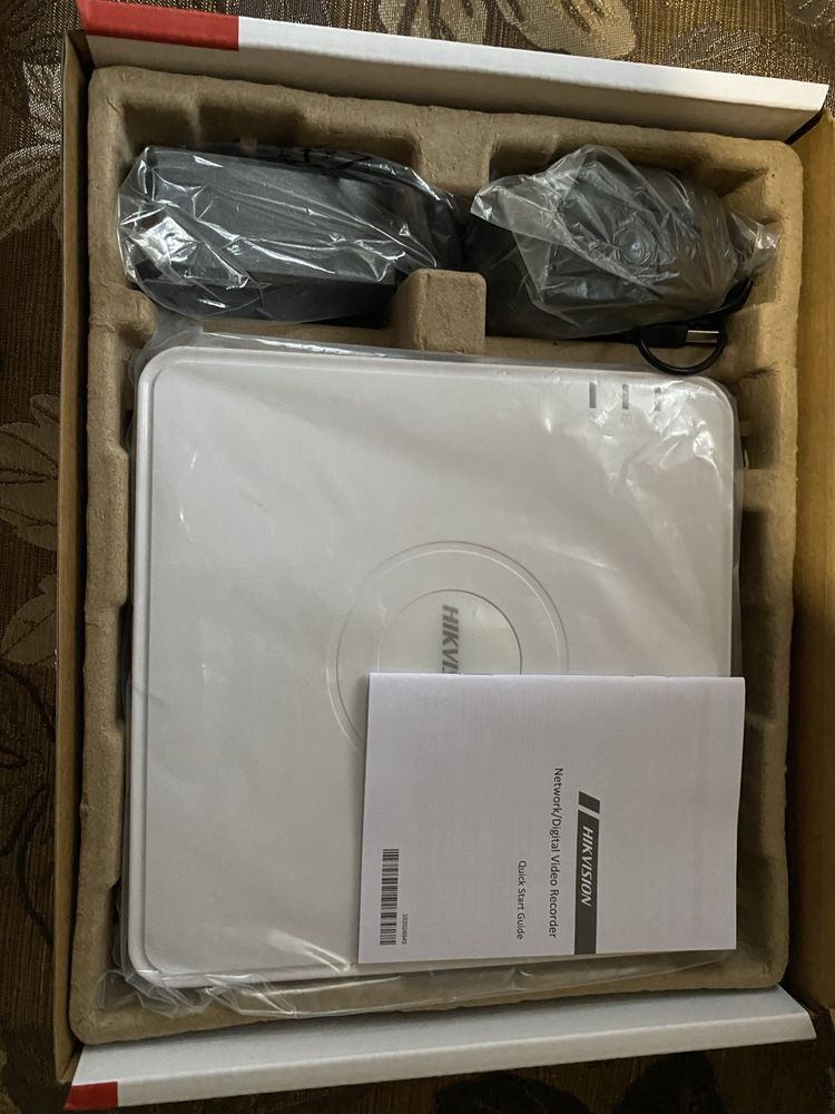 Продам відеореєстратор hikvision DS-7104NI-Q1(D)