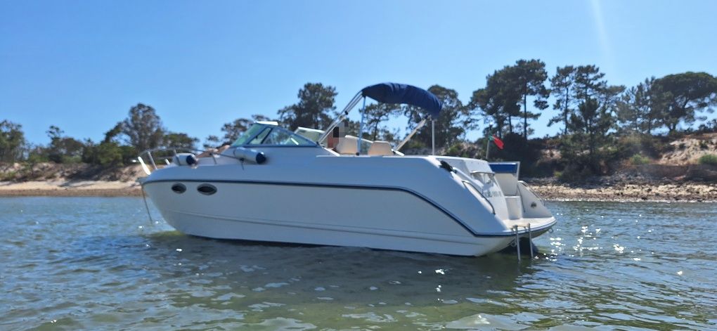 Barco cabinado 7,10m