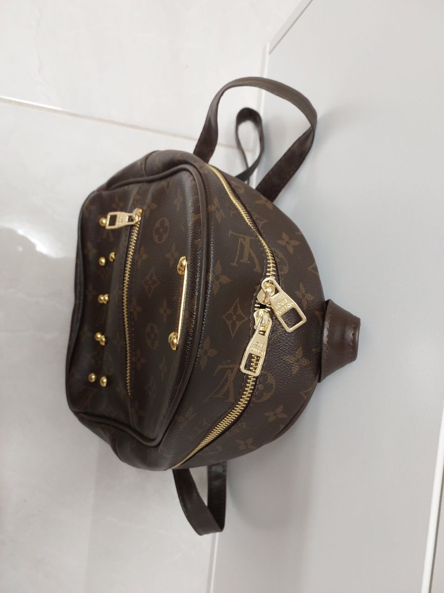 Piekny elegancki plecak Louis Vuitton stan idealny