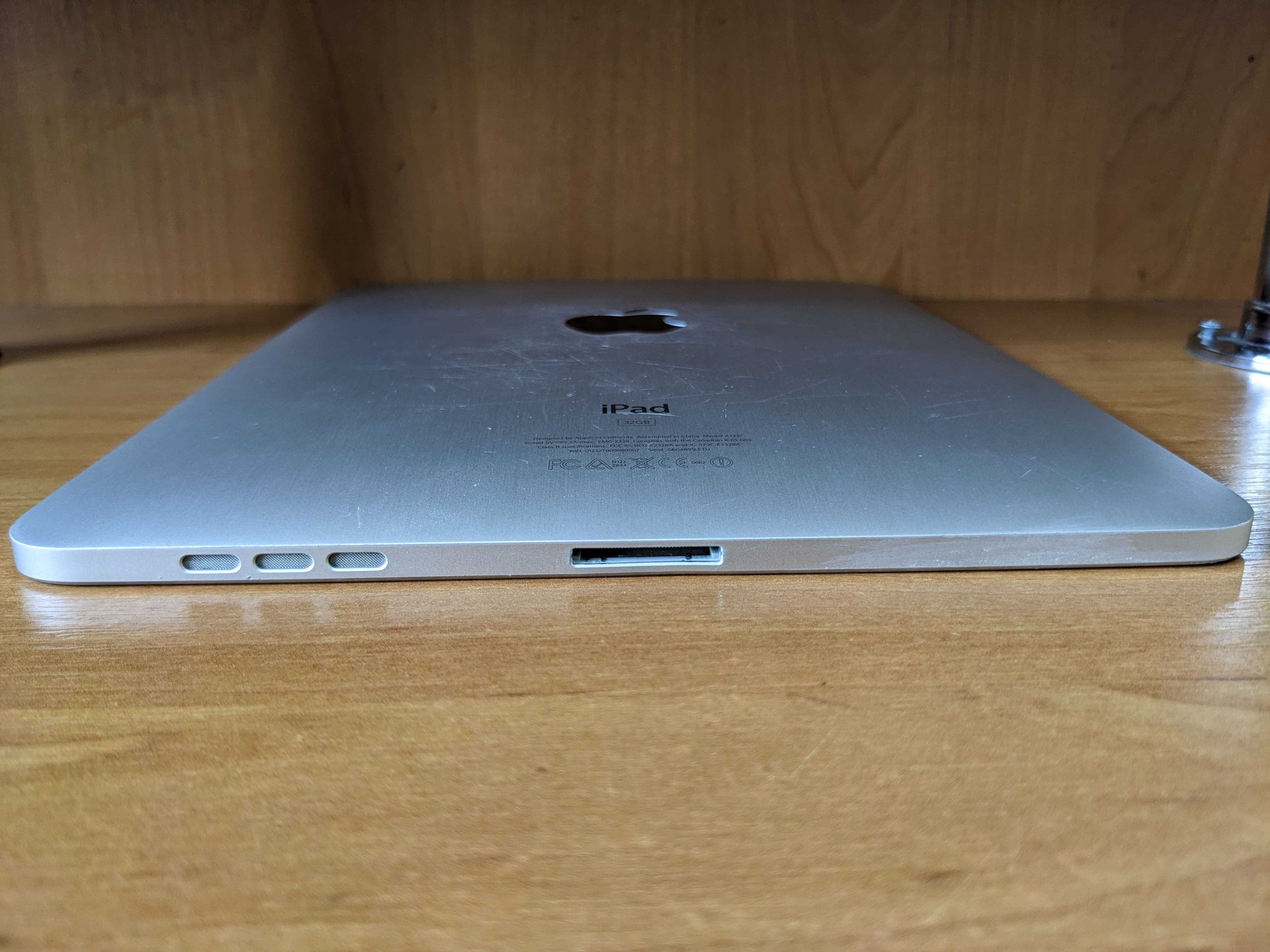 Планшет Apple iPad A1337 32GB Wi-Fi+3G + кабель зарядки