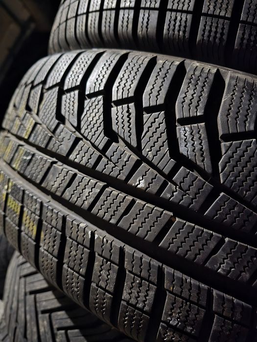 235/55R19 Hankook Winter I&Cept Evo2 SUV
