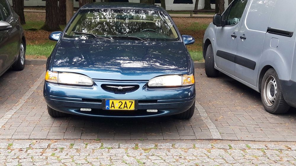 Ford Thunderbird USA V8 RWD zarejestrowany na zabytek żółte tablice