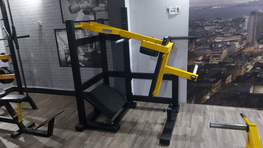 Hammer na nogi głęboki przysiad HARYZMA pendulum squat produkt POLSKI