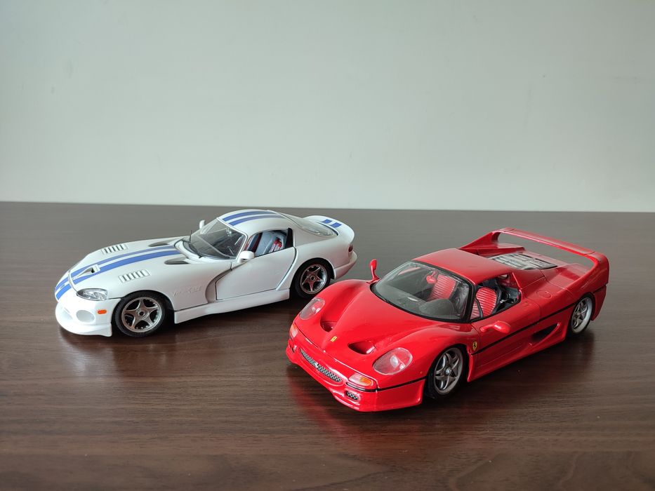 Réplicas de carros e motas de coleção miniatura