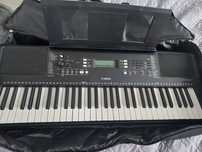 Keyboard Yamaha PSR- E373 z torbą