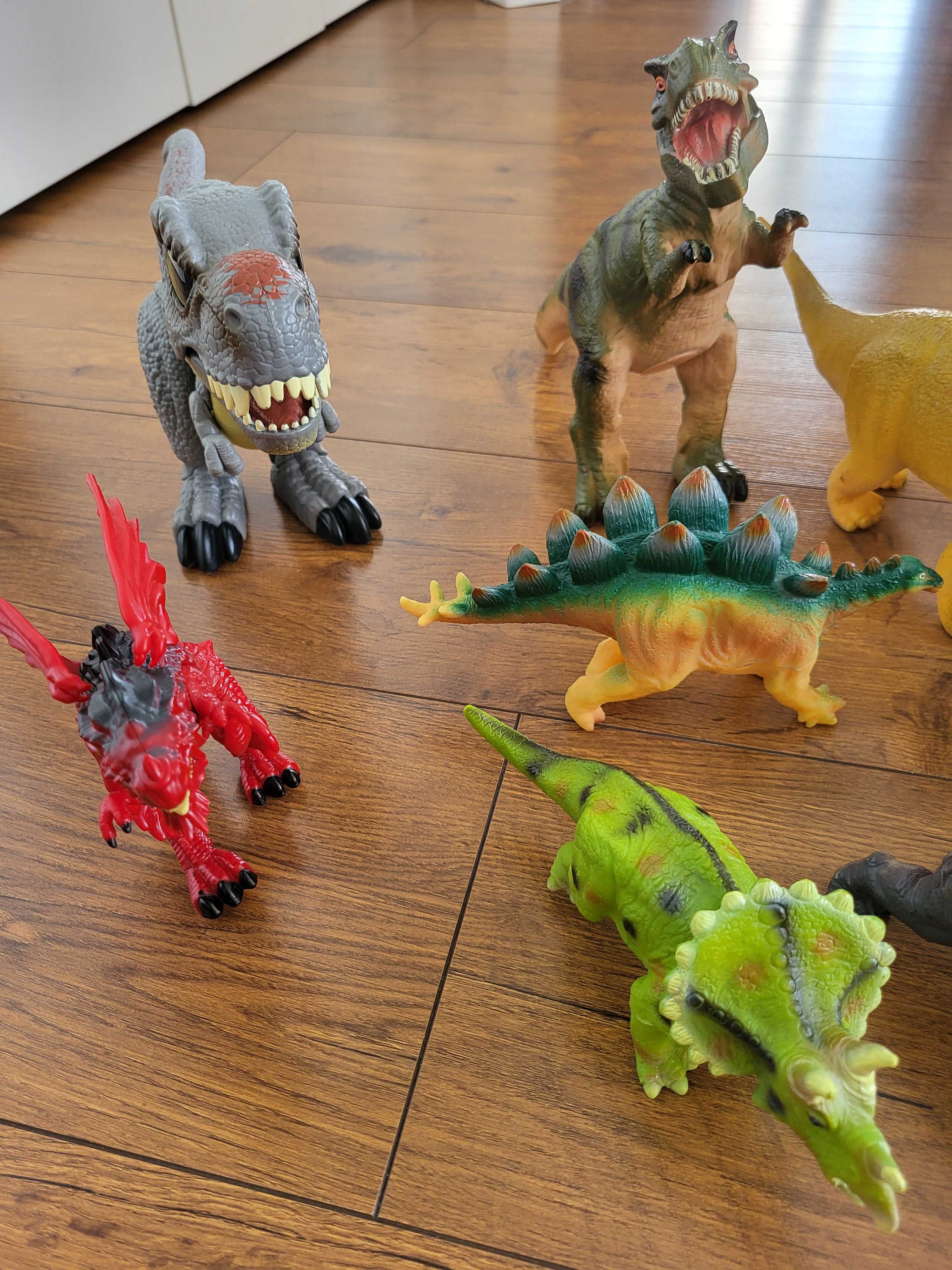 Sprzedam zestaw dinozaurów
