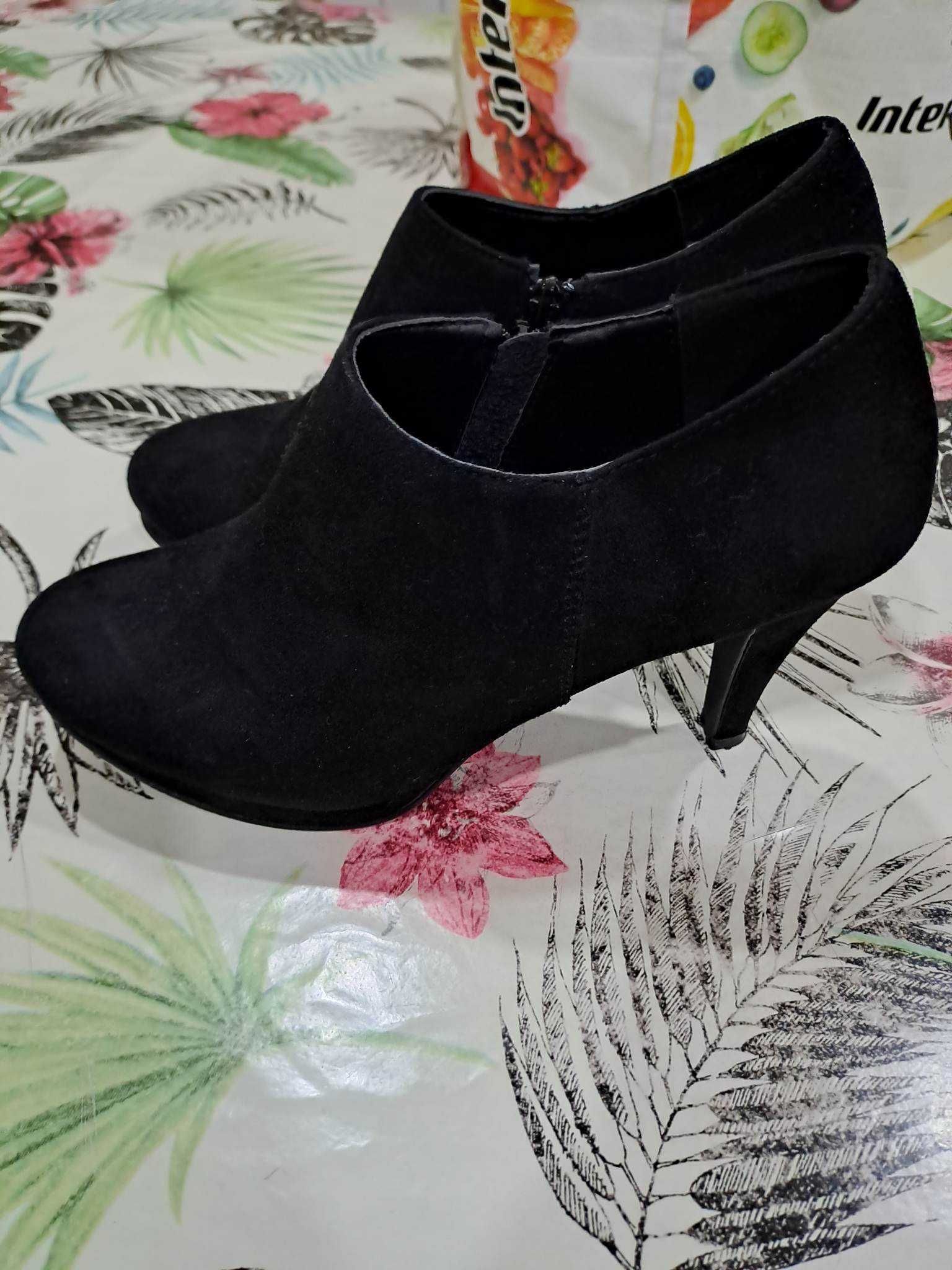 Sapatos de senhora bonitos