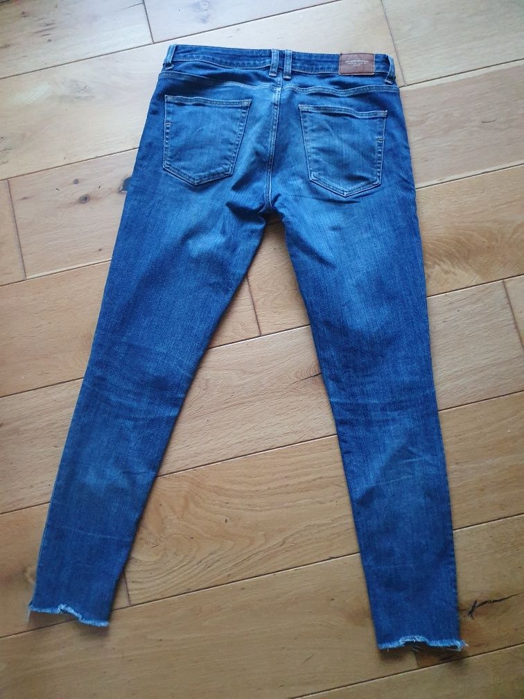 Niebieskie spodnie jeansowe dżinsy damskie Zara Basic 38