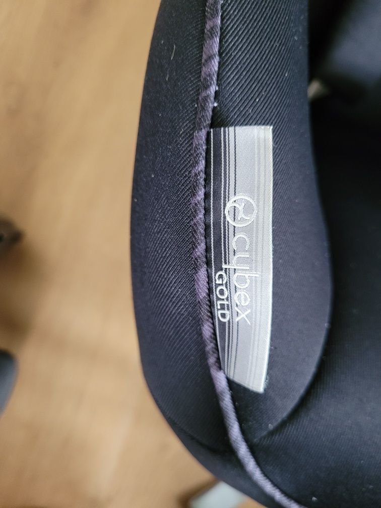 Cybex Sirona M z bazą