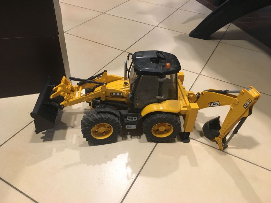 Zabawka koparko ładowarka JCB