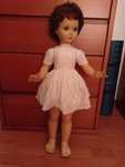 Boneca antiga. Bonita.