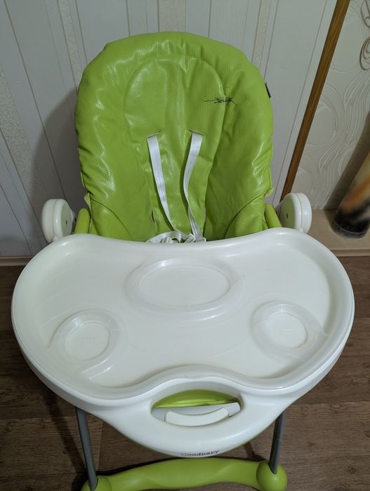Стілець для годування