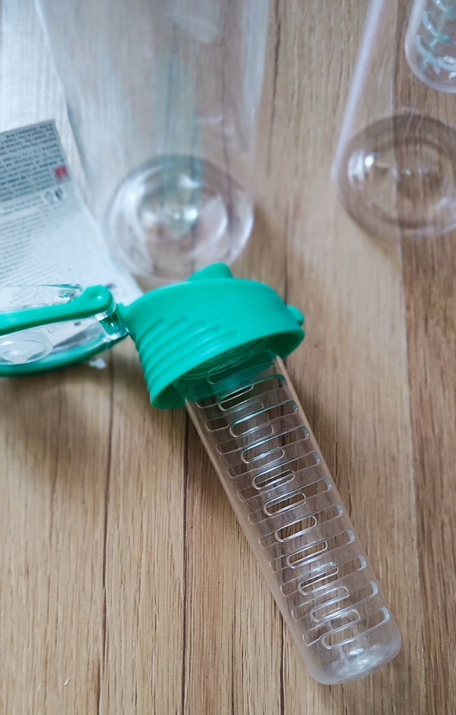 Butelka bidon na owoce i wodę zimne napoje 650ml
