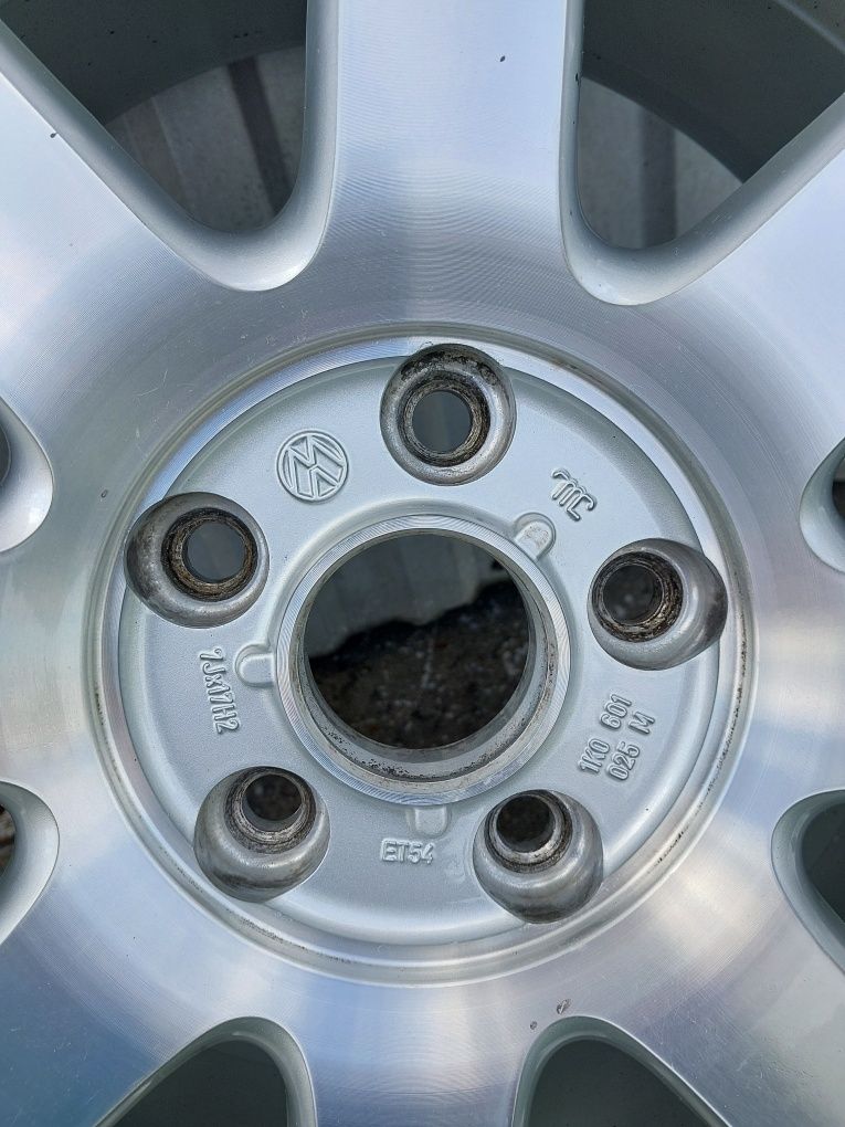 Felgi Volkswagen 17 5x112 et 54 otw 57,1 stan bardzo dobry