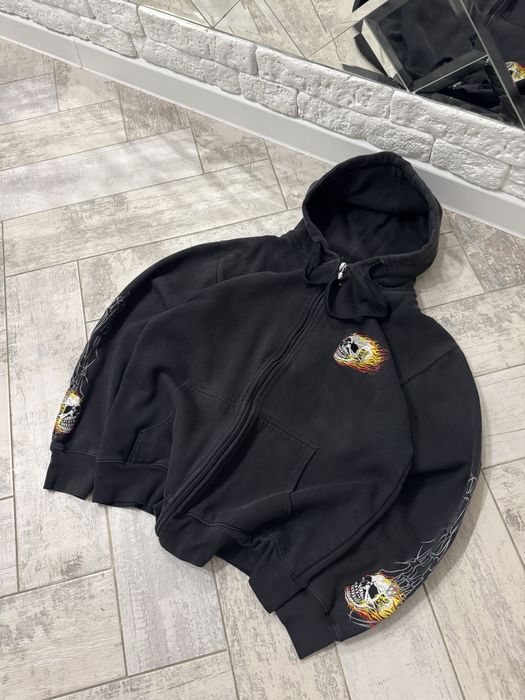 Трушна ск8 зіпка з черепом