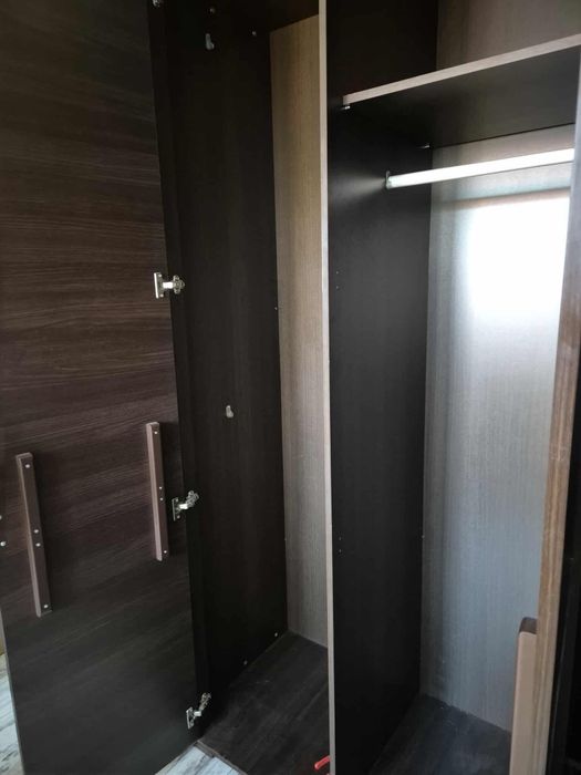 Szafa brązowa  3 drzwiowa