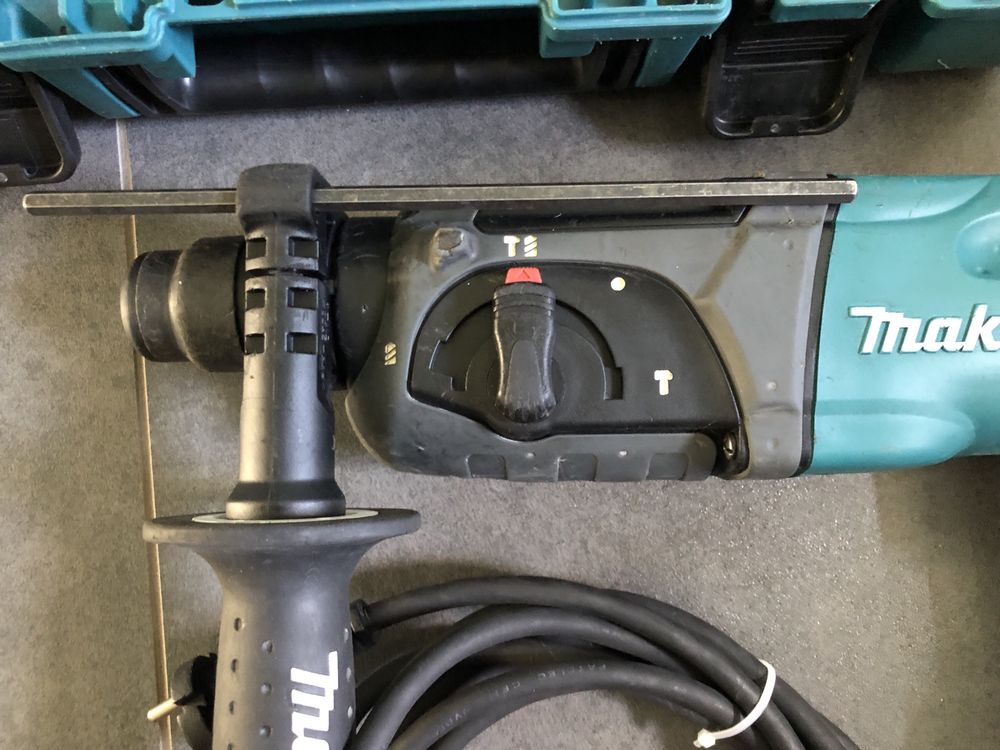 Перфоратор Makita HR 2470