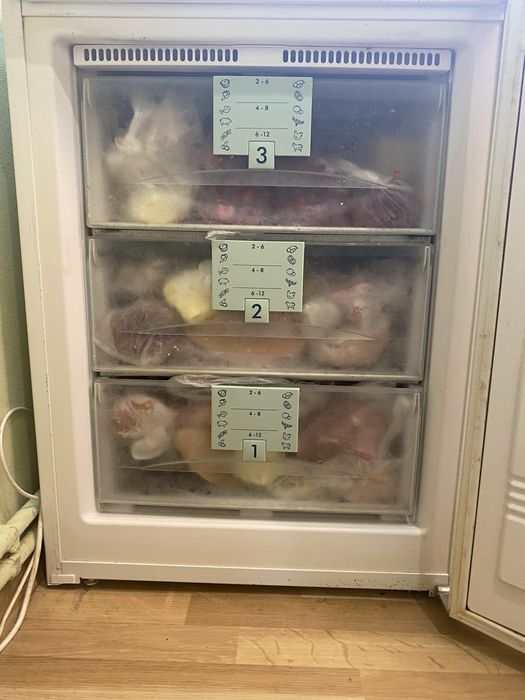 Великий Холодильник Атлант, і морозільна камена (Liebherr)