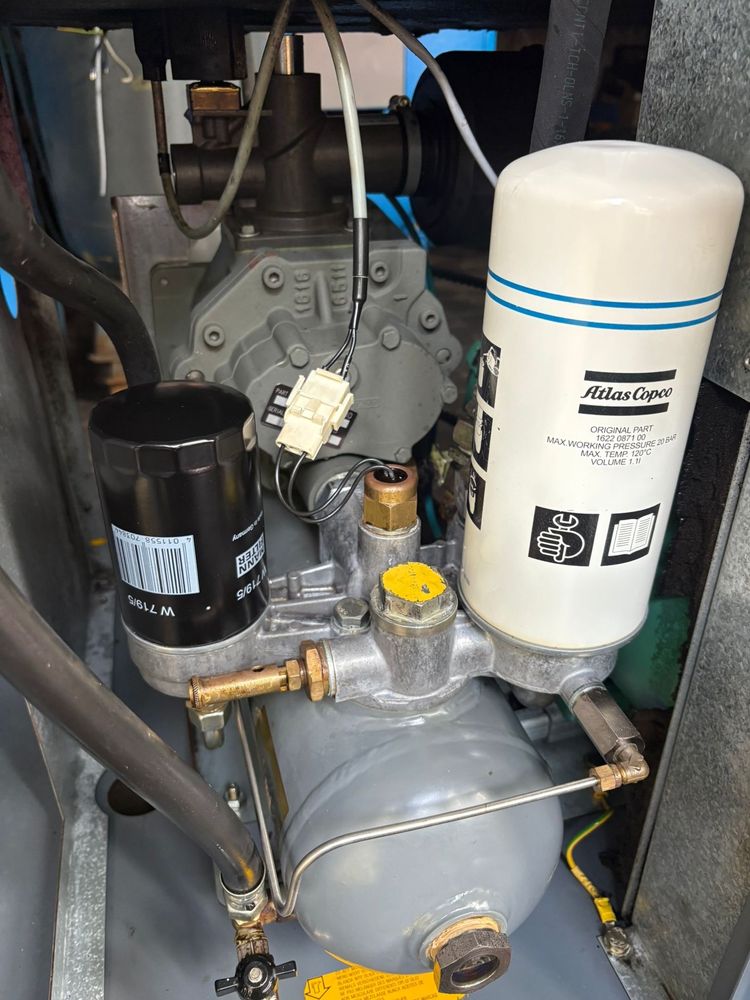 Kompresor Atlas Copco GA7 7.5kW 1.2m3 7.5BAR