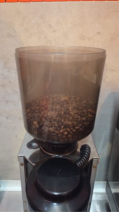 Moinho de cafe em bom estado