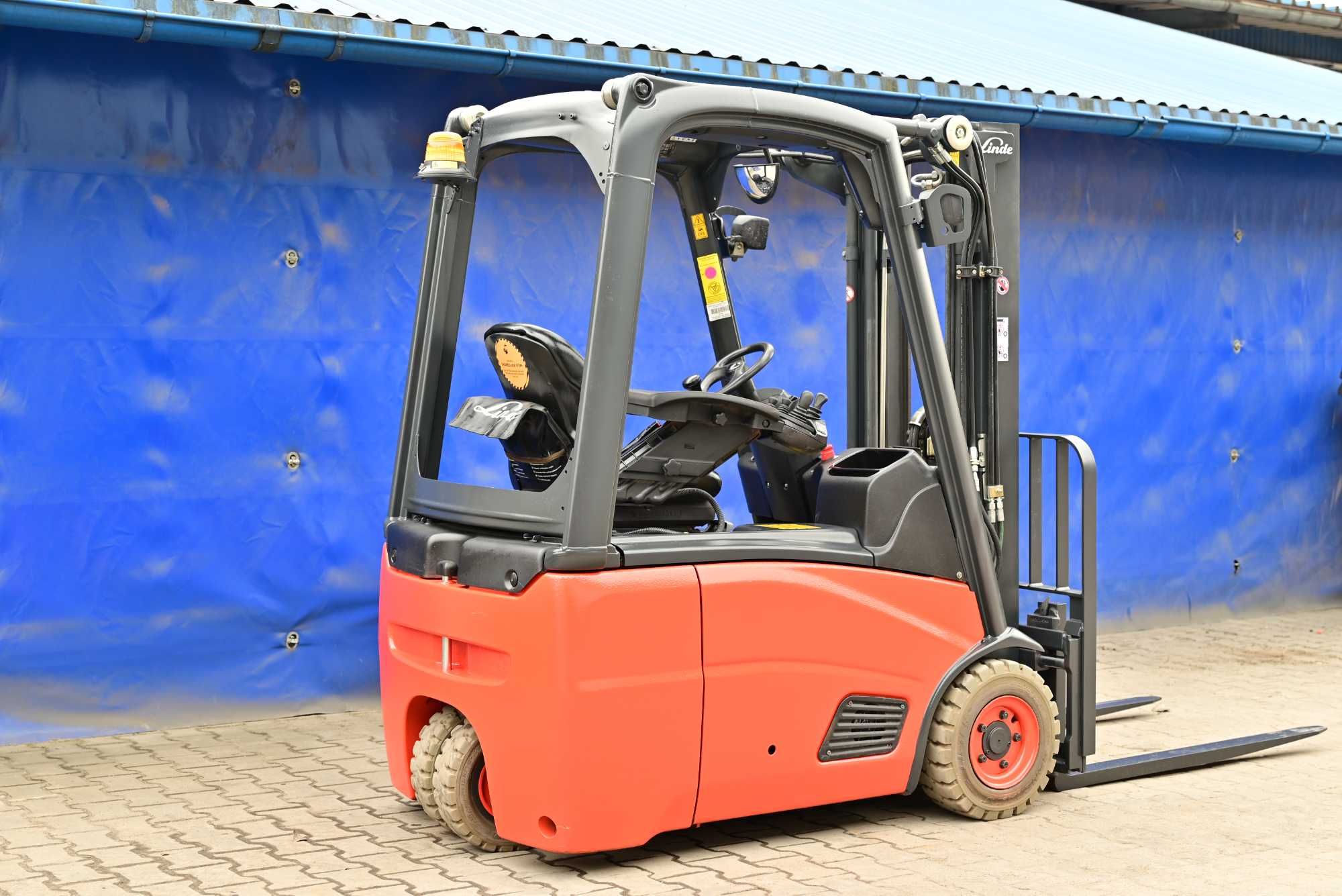 Wózek widłowy Linde E15 Triplex 410 cm 1394 mth Bat.2021 rok FHP 370