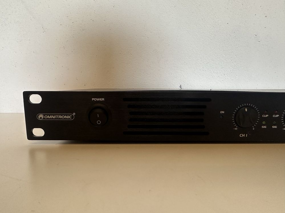Omnitronic XDA-1206 – aktywny rozdzielacz XLR 6x OUT 1U rack 230V