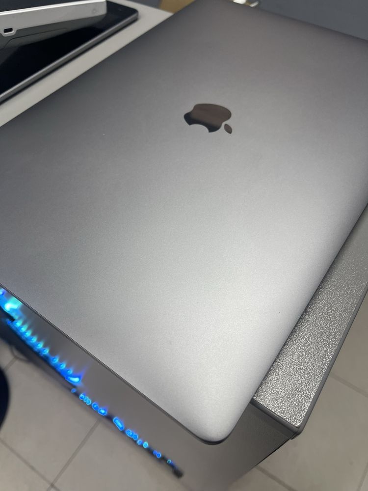 Macbook pro 2018 1TB SSD