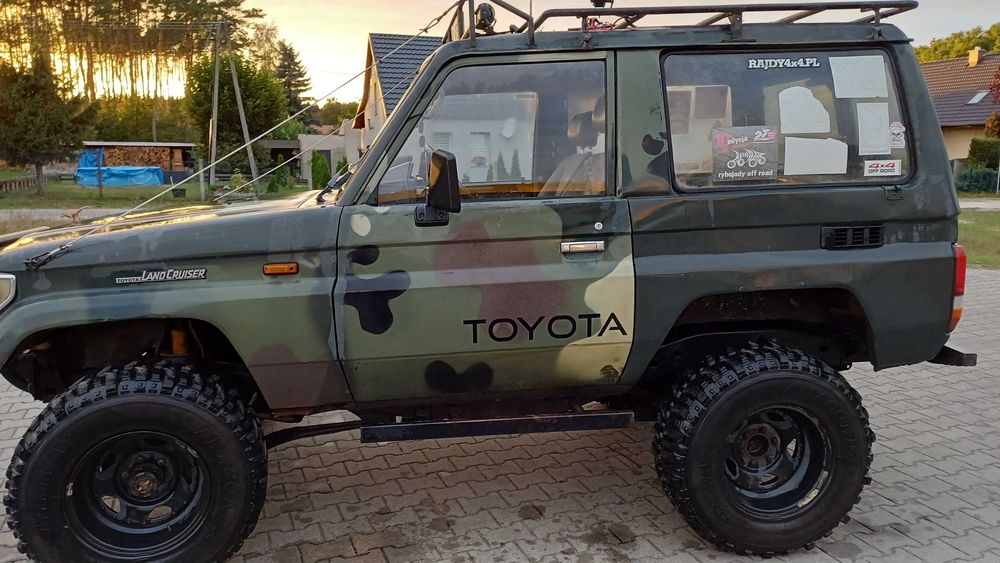 Toyota land cruiser lj70