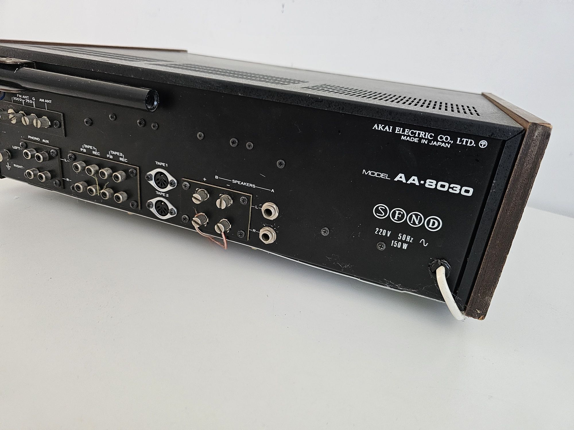 Amplituner Akai aa-8030