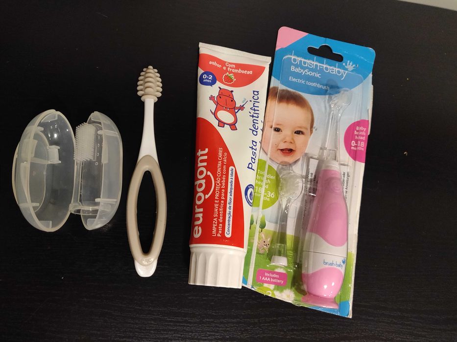 Conjunto produtos dentários para bebé