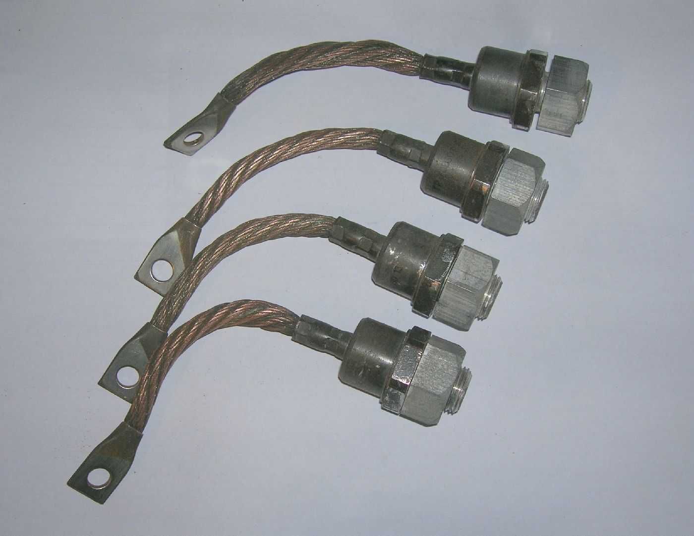 Diodo rectificador 70U30 - 250A / 300V