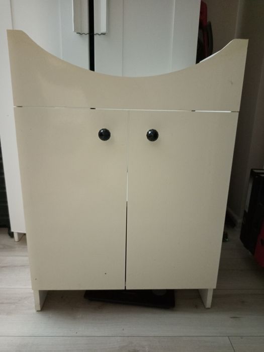 Szafka łazienkowa biała połysk + uchwyty