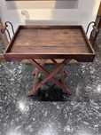 Tabuleiro  antigo/ ou mesa de apoio em madeira rustico
