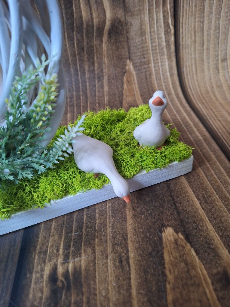 Stroik Wielkanocny z wiankiem i gąskami na mchu chrobotku - handmade