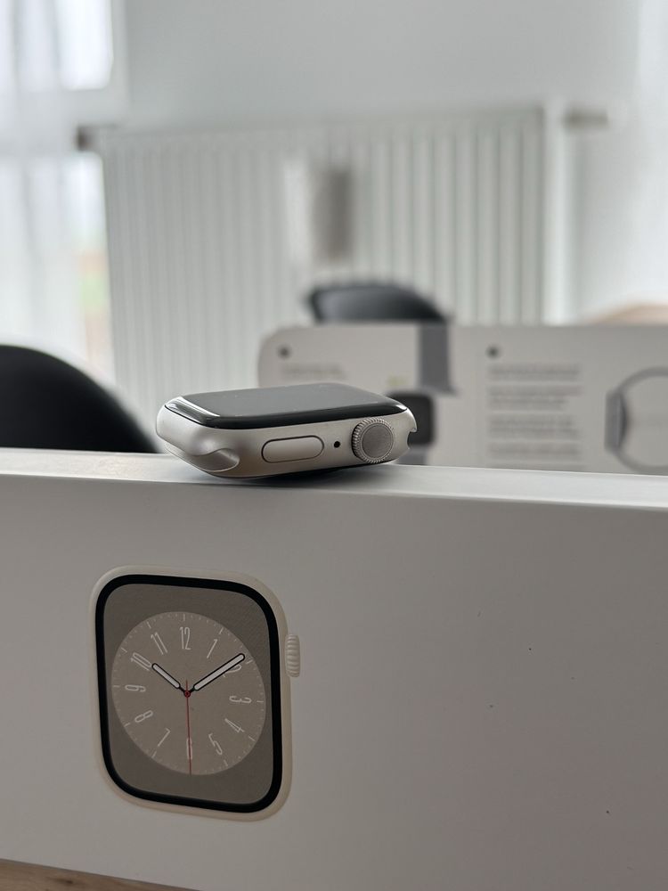Apple Watch Series 8 GPS 41mm  koperta z aluminium Księżycowa poświata